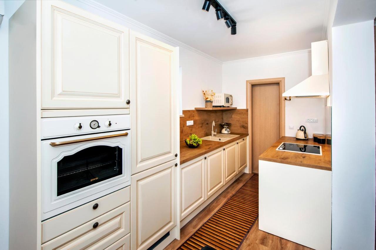Apartment Miral 罗维尼村 外观 照片